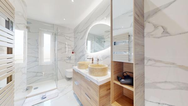 NICE - GAMBETTA / PARC IMPÉRIAL : MAGNIFIQUE 3 PIÈCES TRAVESRSANT AVEC BALCON