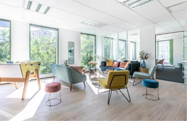 Bureaux lumineux de 18 m² et plus - Centre-ville de Poitiers - Rue Victor Hugo