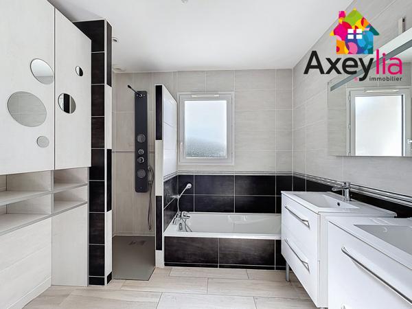 Feurs (42110) A VENDRE - FEURS - MAISON INDIVIDUELLE SANS VIS A VIS AVEC TERRAIN - DPE A