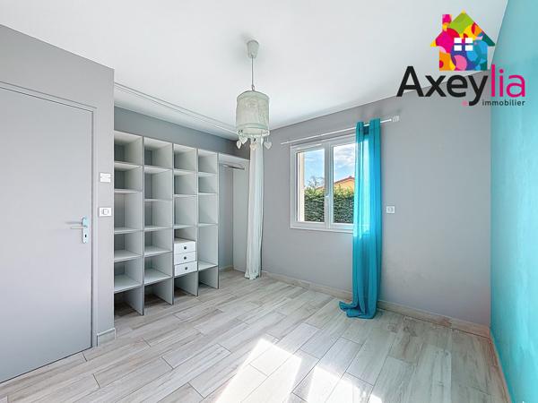 Feurs (42110) A VENDRE - FEURS - MAISON INDIVIDUELLE SANS VIS A VIS AVEC TERRAIN - DPE A