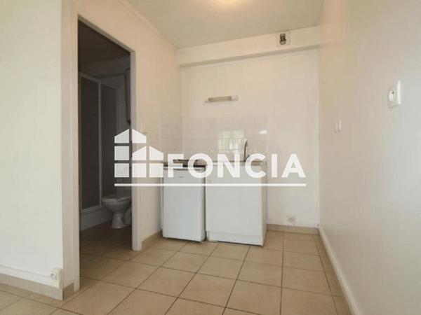Location Studio 22.07 m² - 13 AVENUE DE LA CITEE LABEYE Saint Martin D'heres 38400