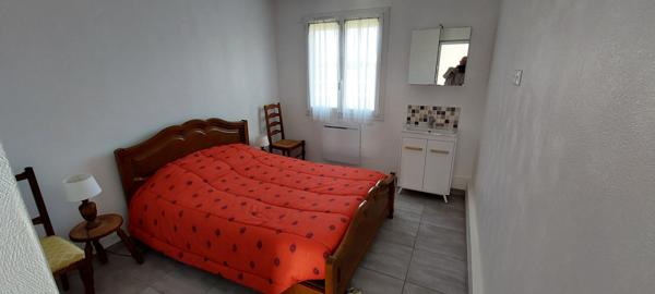 Plougasnou (29630) Plougasnou Kerbabu, maison de plain pied avec 4 chambres et 2 salles d'eau.