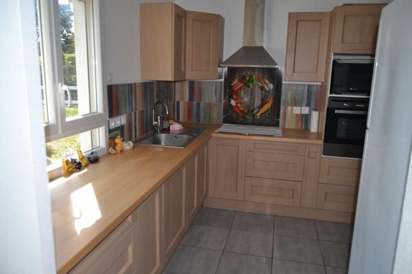 Plougasnou (29630) Plougasnou Kerbabu, maison de plain pied avec 4 chambres et 2 salles d'eau.