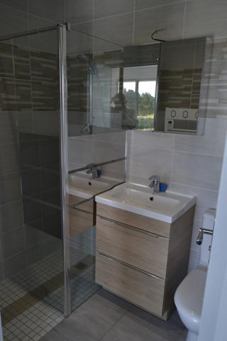 Plougasnou (29630) Plougasnou Kerbabu, maison de plain pied avec 4 chambres et 2 salles d'eau.