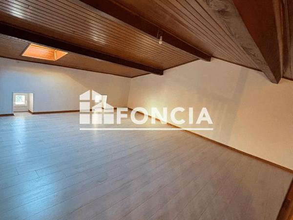 Location Maison 3 pièces 107.4 m² - QUARTIER COQUET Vion 07610