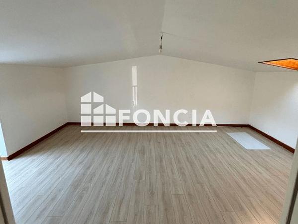 Location Maison 3 pièces 107.4 m² - QUARTIER COQUET Vion 07610