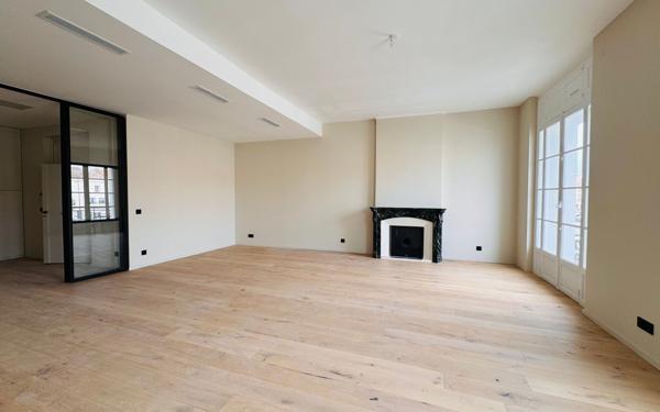 Appartement à vendre    3 pièces • 140 m2 Sète