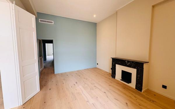 Appartement à vendre    3 pièces • 140 m2 Sète