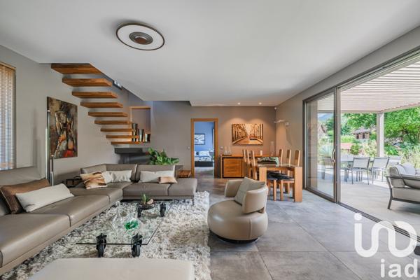 Maison 5 pièces de 146 m² à Herbeys (38320)