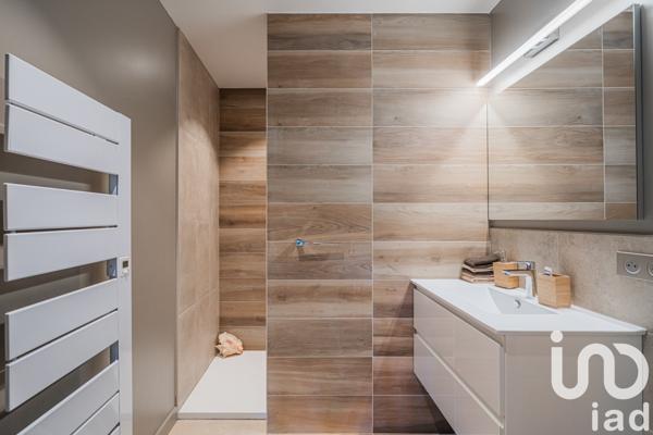 Maison 5 pièces de 146 m² à Herbeys (38320)