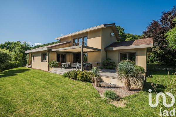 Maison 5 pièces de 146 m² à Herbeys (38320)