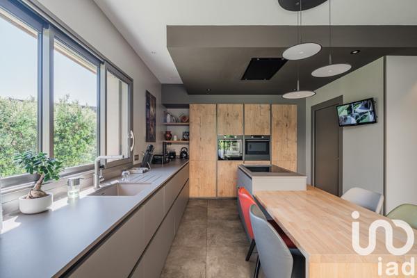 Maison 5 pièces de 146 m² à Herbeys (38320)