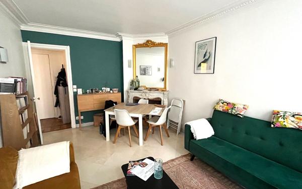 Appartement à vendre    2 pièces • 43,73 m2 Paris 10