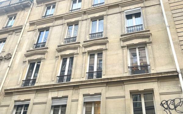 Appartement à vendre    2 pièces • 43,73 m2 Paris 10