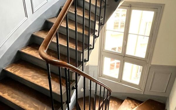 Appartement à vendre    2 pièces • 43,73 m2 Paris 10