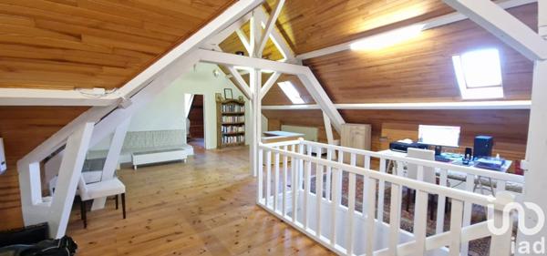 Maison traditionnelle 8 pièces de 255 m² à Parentis-en-Born (40160)