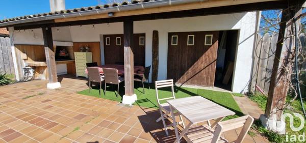 Maison traditionnelle 8 pièces de 255 m² à Parentis-en-Born (40160)