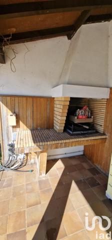 Maison traditionnelle 8 pièces de 255 m² à Parentis-en-Born (40160)