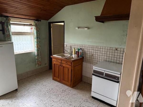 AUCHY LES HESDIN, Maison d'habitation - Maison semi-mitoyenne à rénovée se composant d'une pièc...