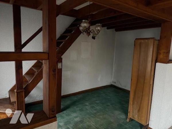 AUCHY LES HESDIN, Maison d'habitation - Maison semi-mitoyenne à rénovée se composant d'une pièc...