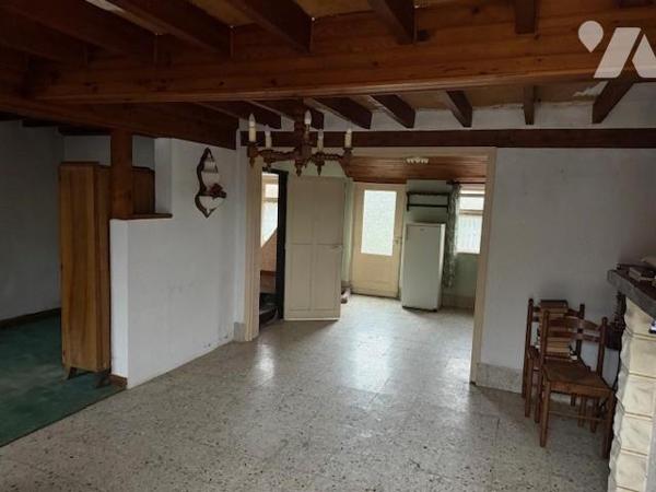 AUCHY LES HESDIN, Maison d'habitation - Maison semi-mitoyenne à rénovée se composant d'une pièc...