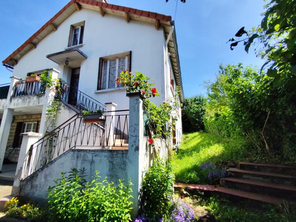 Maison 10 pièce(s) 7 chambre(s) 241 m²