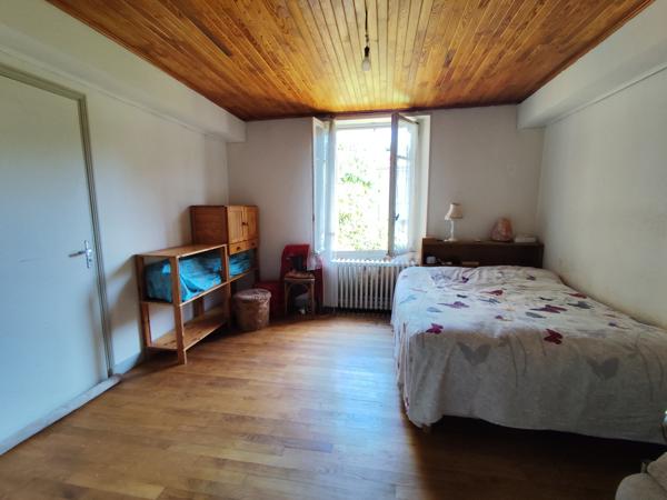 Maison 10 pièce(s) 7 chambre(s) 241 m²