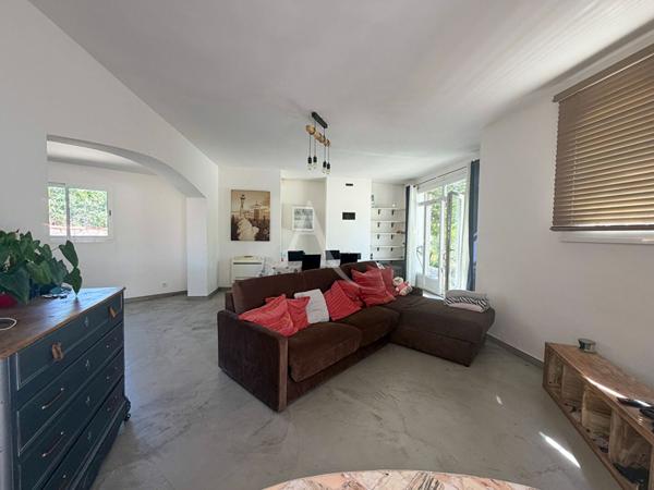 Maison + 2 appartements ? 1 700 € de revenus mensuels ? Fort potentiel
