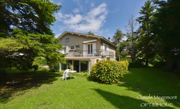 MAGNIFIQUE MAISON DE CARACTÈRE DANS UN TRÉS BEAU PARC AVEC PISCINE