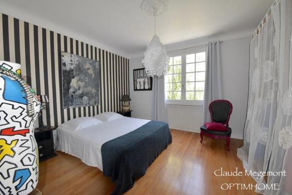 MAGNIFIQUE MAISON DE CARACTÈRE DANS UN TRÉS BEAU PARC AVEC PISCINE