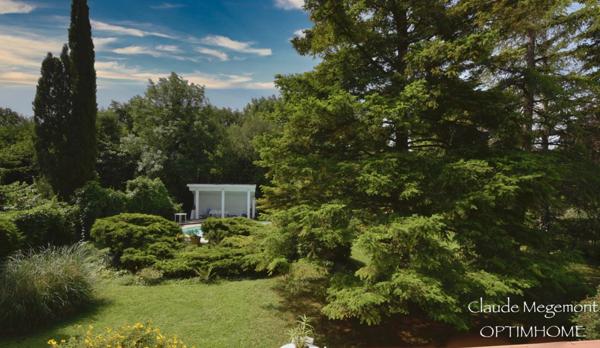 MAGNIFIQUE MAISON DE CARACTÈRE DANS UN TRÉS BEAU PARC AVEC PISCINE