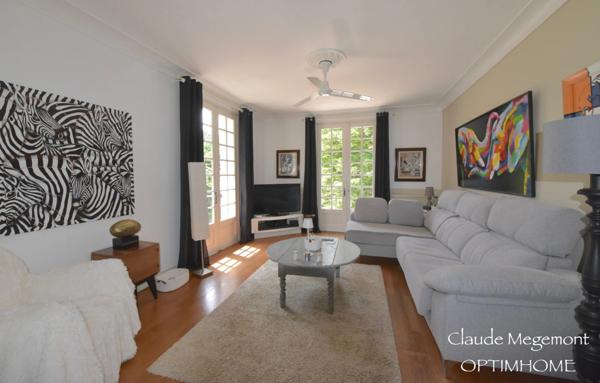 MAGNIFIQUE MAISON DE CARACTÈRE DANS UN TRÉS BEAU PARC AVEC PISCINE