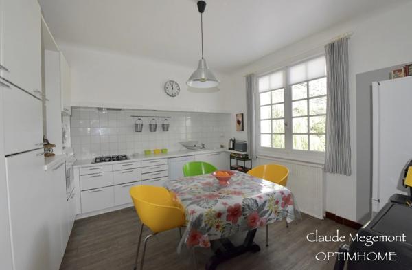 MAGNIFIQUE MAISON DE CARACTÈRE DANS UN TRÉS BEAU PARC AVEC PISCINE