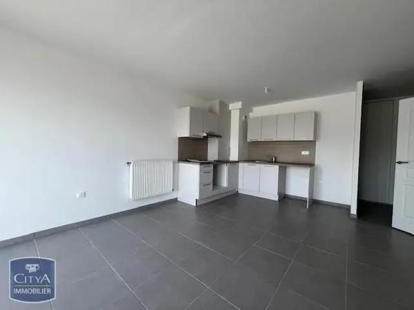 Appartement à louer 2 pièces 53.87m² Luneray (76810)
