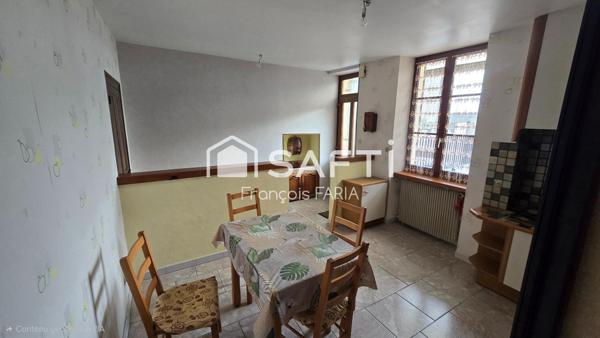 Maison familiale et conviviale où il fait bon vivre.