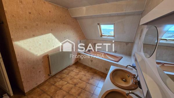 Maison familiale et conviviale où il fait bon vivre.