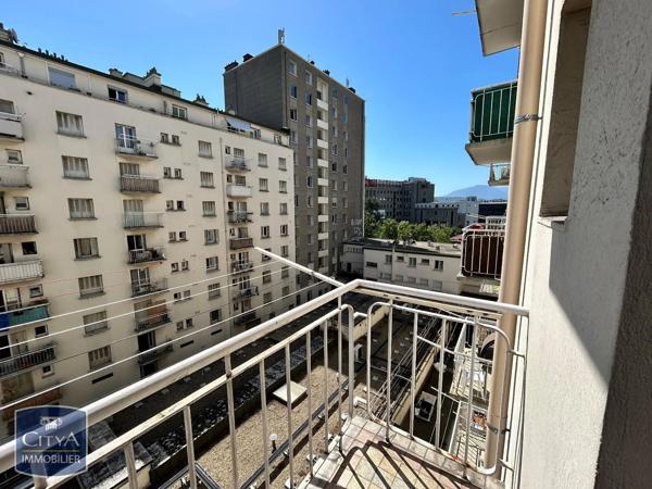 Appartement à louer 4 pièces 67.16m² Grenoble (38000)