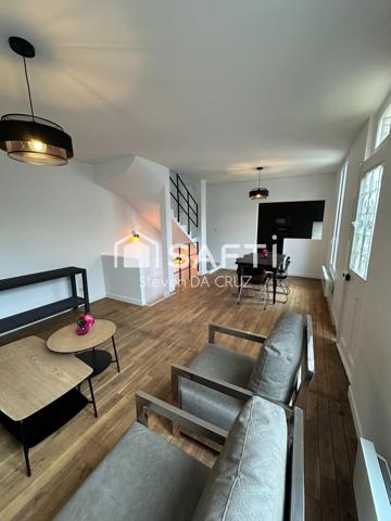 À Colombes, découvrez une maison familiale rénovée avec goût, idéalement située près des transports et des écoles. Profitez de son espace lumineux, de sa terrasse et de son jardin pour un cadre de vie privilégié. Confort et charme au rendez-vous pour une vie paisible aux portes de Paris.”