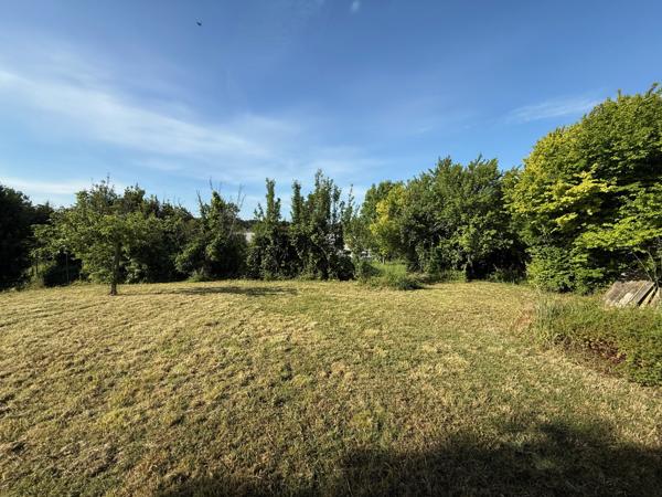 Saint-Georges-de-Didonne (17110) 

À Saint-Georges-De-Didonne, terrain autorisant la construction à vendre