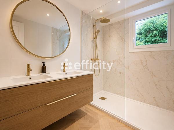 Maison
         6 pièces
        - 170 m² Bien prestige 1 685 000 € *