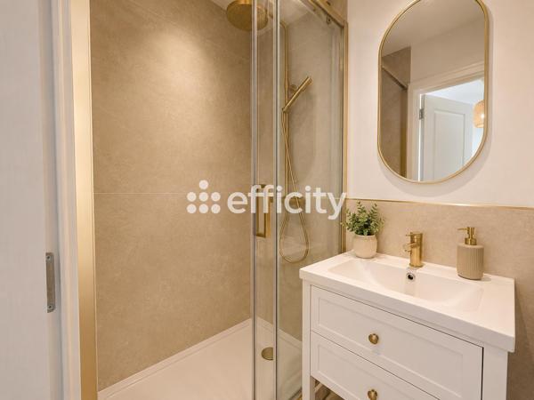Maison
         6 pièces
        - 170 m² Bien prestige 1 685 000 € *