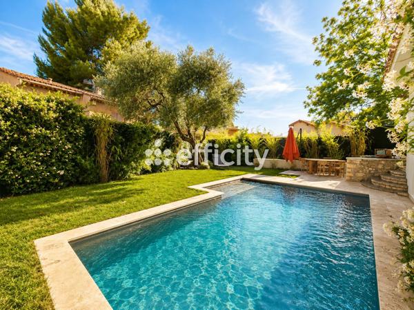 Maison
         6 pièces
        - 170 m² Bien prestige 1 685 000 € *