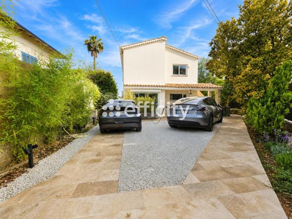 Maison
         6 pièces
        - 170 m² Bien prestige 1 685 000 € *