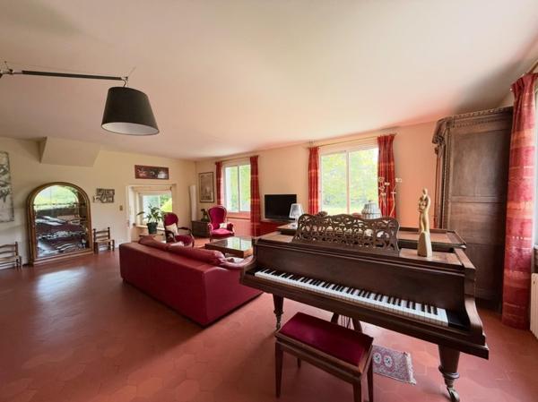 Maison à Thoiry, 78770 - 8 pièces 233m²