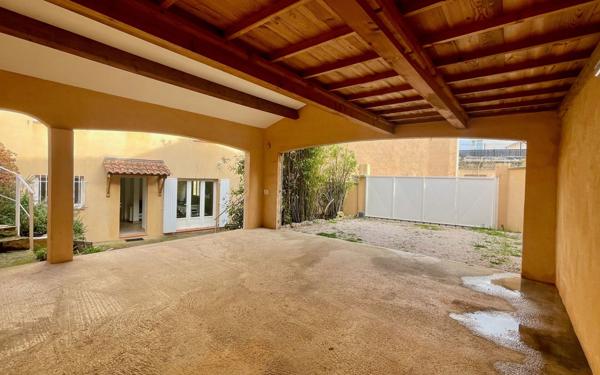 Maison à vendre    4 pièces •  La Destrousse