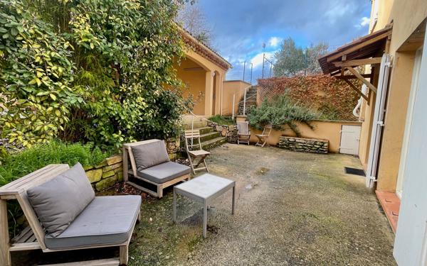 Maison à vendre    4 pièces •  La Destrousse