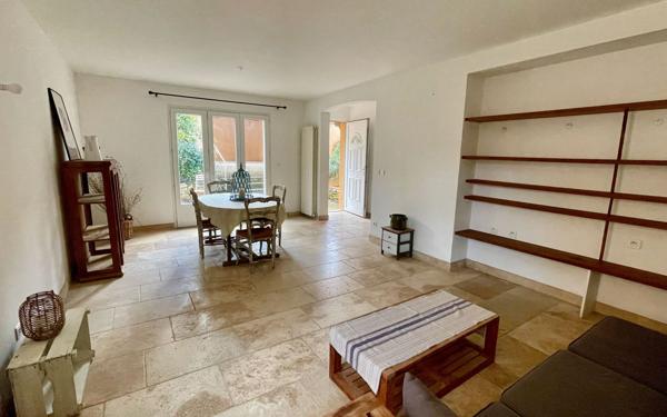 Maison à vendre    4 pièces •  La Destrousse