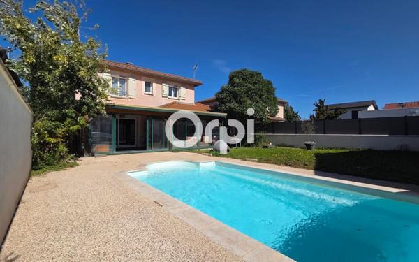 Maison à vendre    4 pièces • 118 m2 Saint-Bonnet-de-Mure