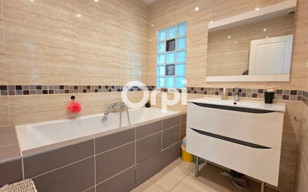 Maison à vendre    4 pièces • 118 m2 Saint-Bonnet-de-Mure