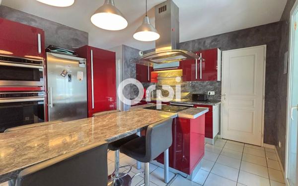 Maison à vendre    4 pièces • 118 m2 Saint-Bonnet-de-Mure